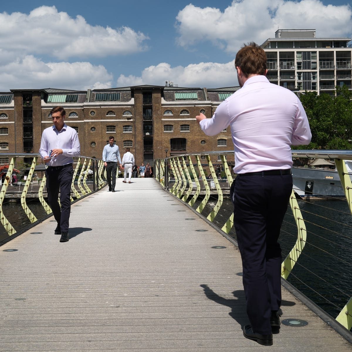 Photographing Canary Wharf 2006