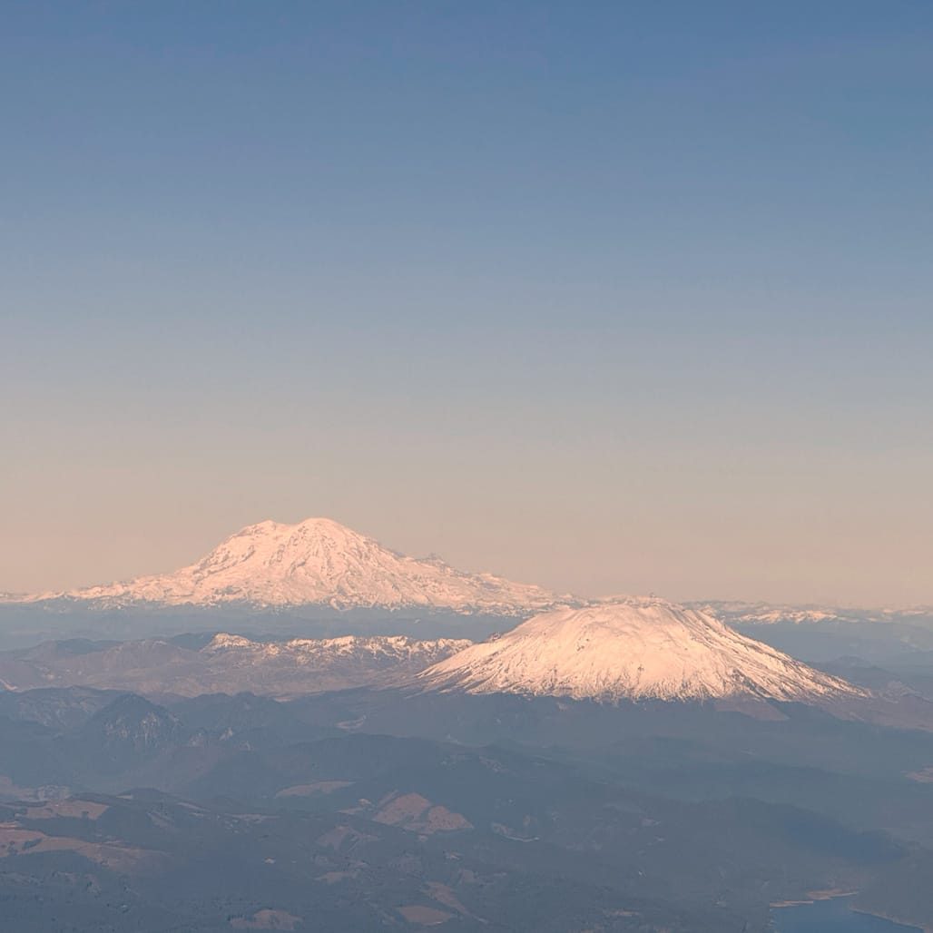 Flight over volcanoes and northern lights, Portland to Reykjavík, Iceland Air, Nov 2023