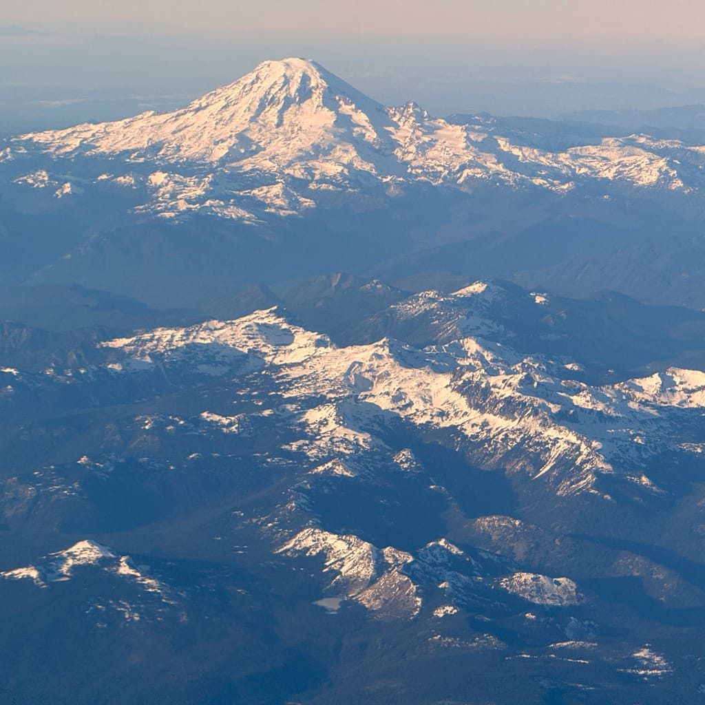 Flight over volcanoes and northern lights, Portland to Reykjavík, Iceland Air, Nov 2023