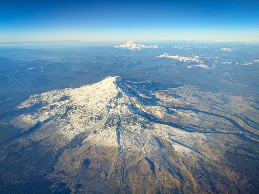 Flight over volcanoes and northern lights, Portland to Reykjavík, Iceland Air, Nov 2023