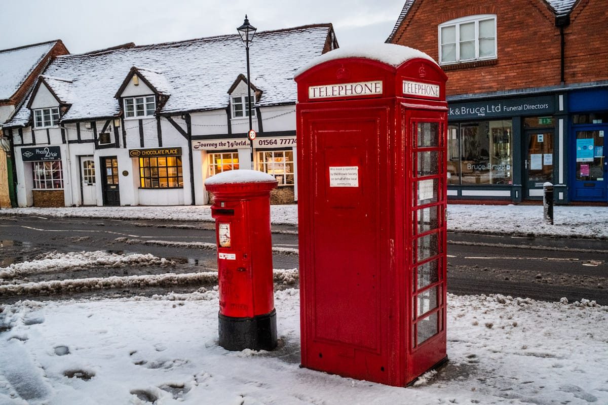 Snowfall at First Light: A January Walk Through Knowle