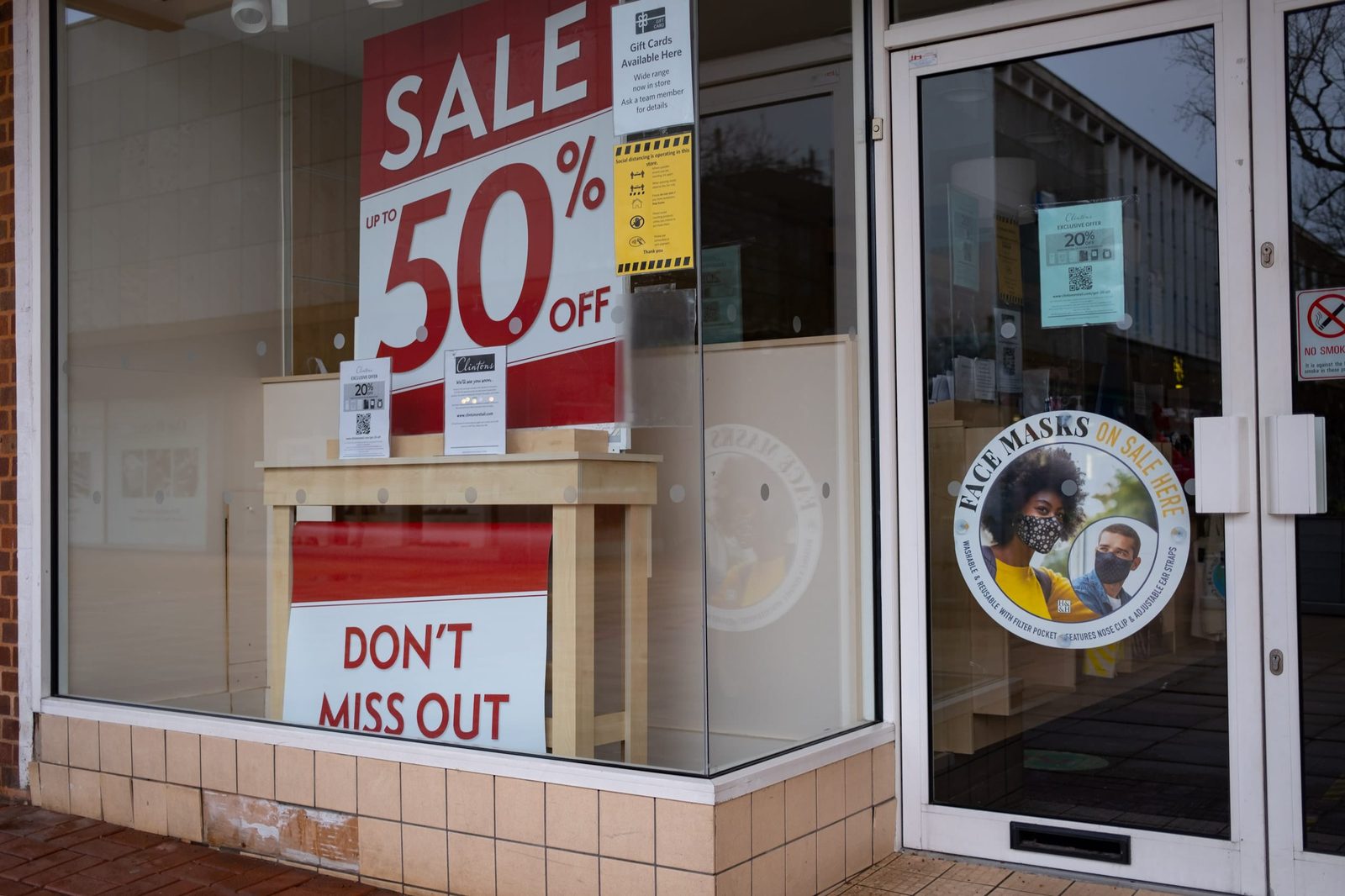 Shops offer sales with no customers